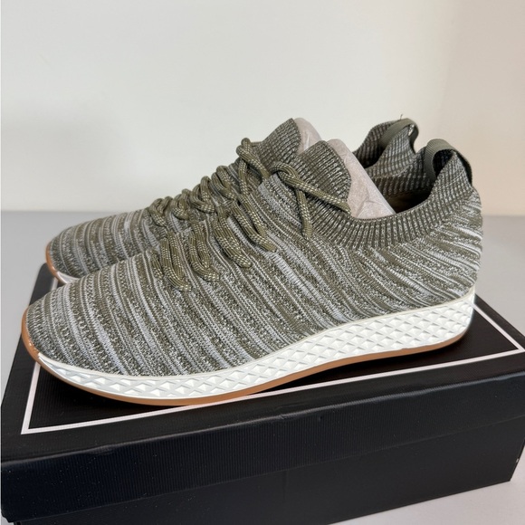 Urban Sport By J Slides Women’s Khaki 2 Tone Knit Slip On Size 9.5 - Picture 1 of 7